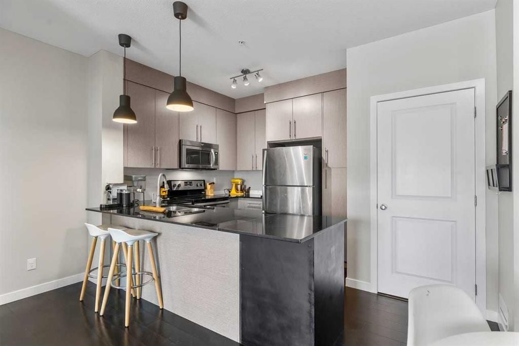 4201, 5305 32 Avenue SW, Calgary — photo 4 of 30