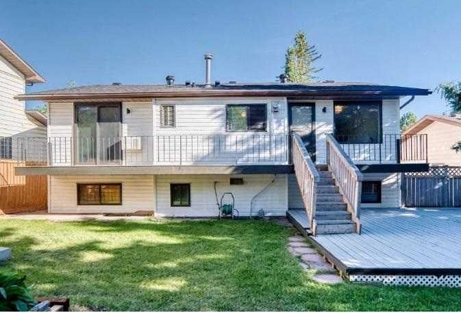 19 Hawkwood Drive NW, Calgary — main listing photo
