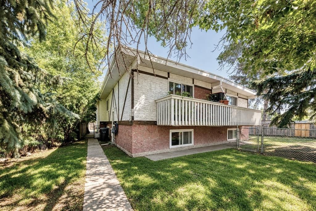 7726 & 7728 34 Avenue NW, Calgary — main listing photo