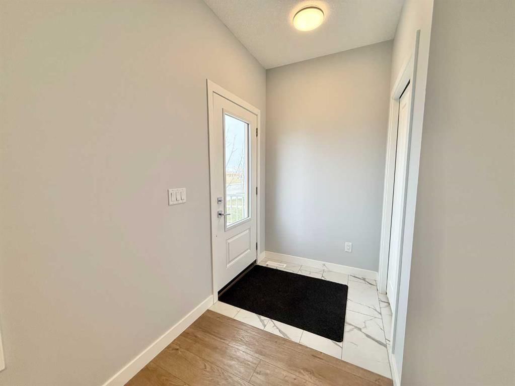391 Chelsea Parade, Chestermere — photo 2 of 33