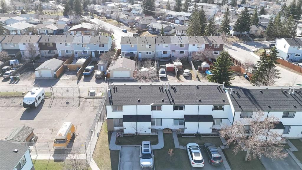 6, 100 Pennsylvania Road SE, Calgary — photo 3 of 23
