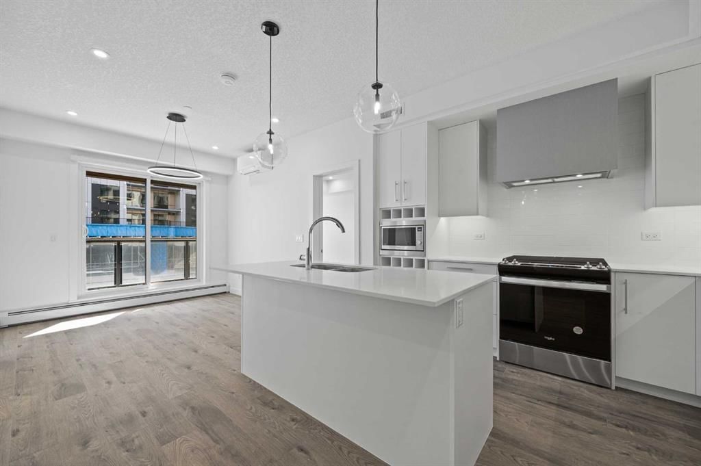 315, 8370 Broadcast Avenue SW, Calgary — photo 3 of 30