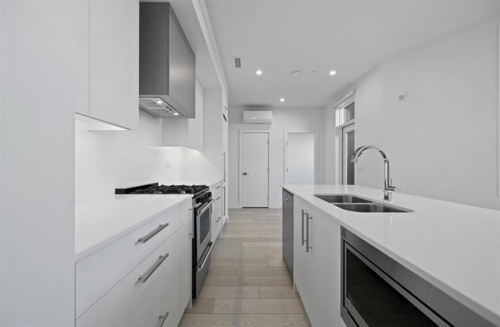 102, 8370 Broadcast Avenue SW, Calgary — photo 4 of 19