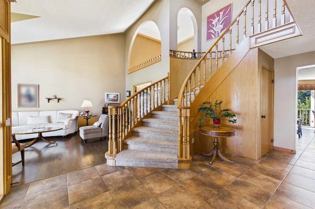 220 Varsity Estates Terrace NW, Calgary — photo 4 of 50