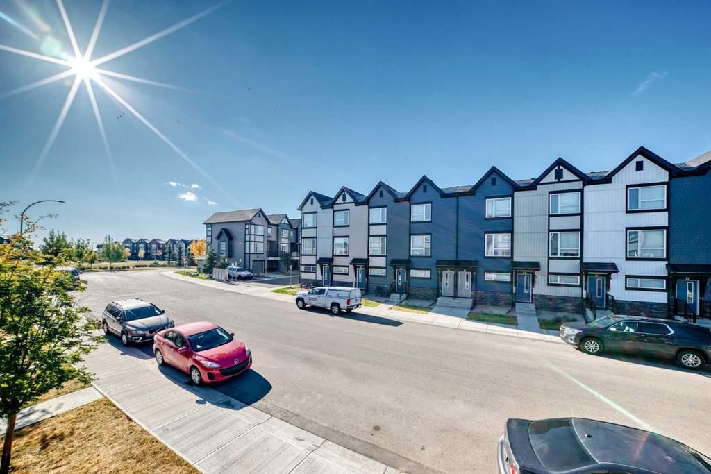 30 Evanscrest Park NW, Calgary — photo 3 of 28