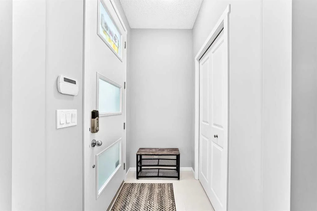 680 Walden Drive SE, Calgary — photo 3 of 44