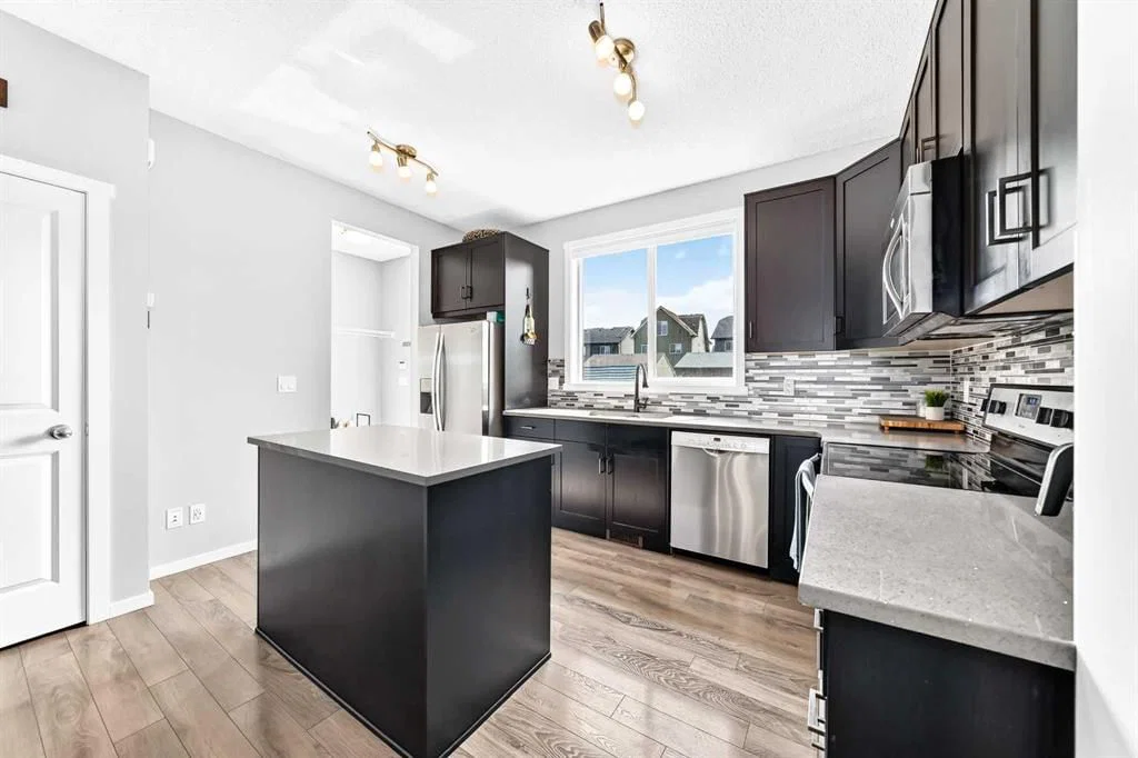 680 Walden Drive SE, Calgary — photo 5 of 44