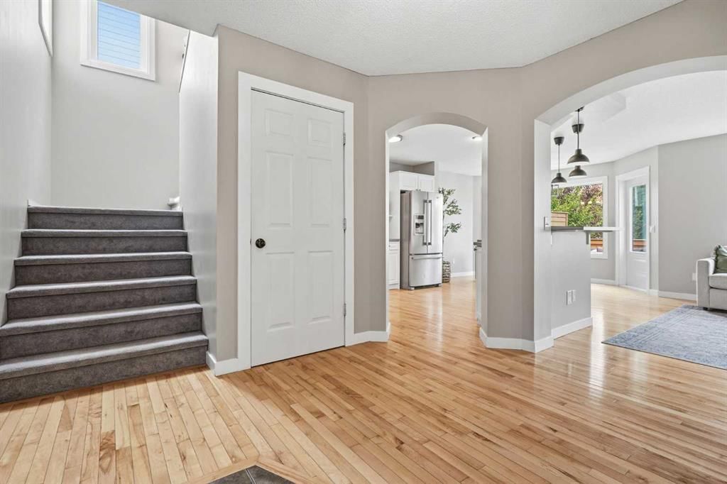 321 Douglas Ridge Circle SE, Calgary — photo 5 of 46
