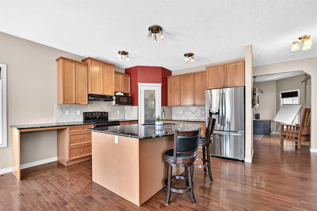 246 Crystal Green Point, Okotoks — photo 3 of 36