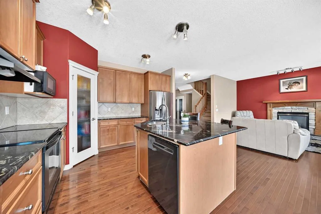 246 Crystal Green Point, Okotoks — photo 4 of 36