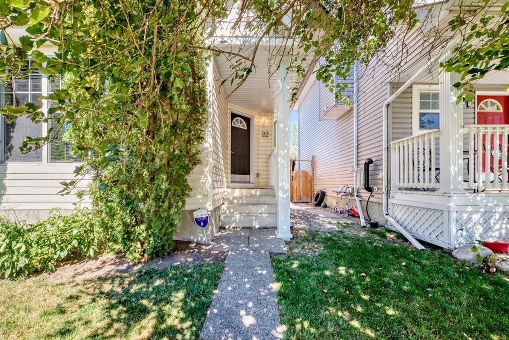 22 Cramond Crescent SE, Calgary — photo 2 of 49