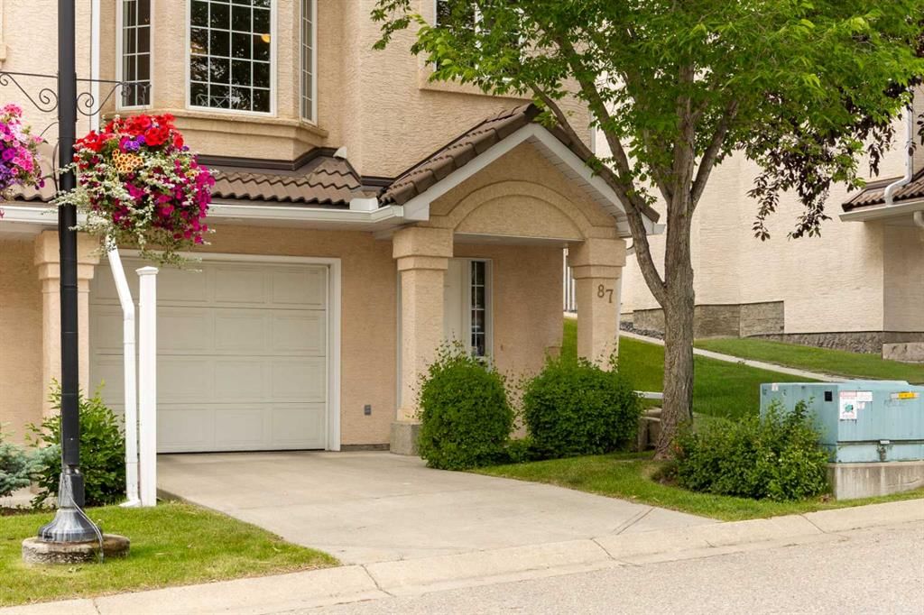 87 Hamptons Link NW, Calgary — photo 2 of 34