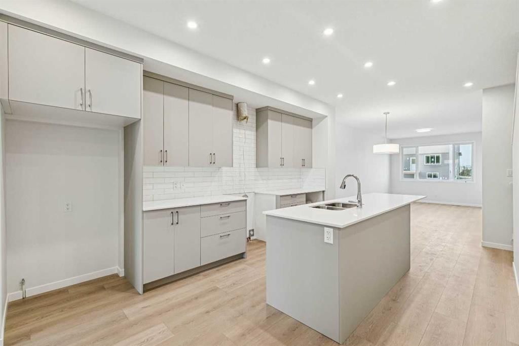 98 Creekview Avenue SW, Calgary — photo 2 of 22