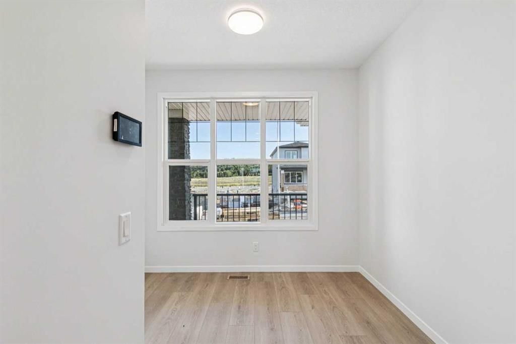 98 Creekview Avenue SW, Calgary — photo 4 of 22