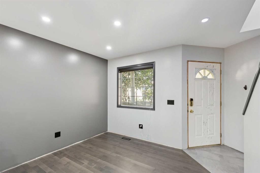 341 Coral Keys Villas NE, Calgary — photo 5 of 34