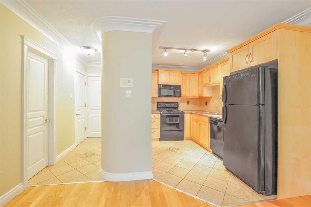 18, 1813 25 Avenue SW, Calgary — photo 4 of 13