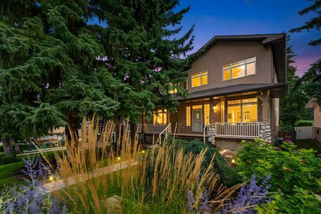 15 Rosery Drive NW, Calgary — photo 2 of 43