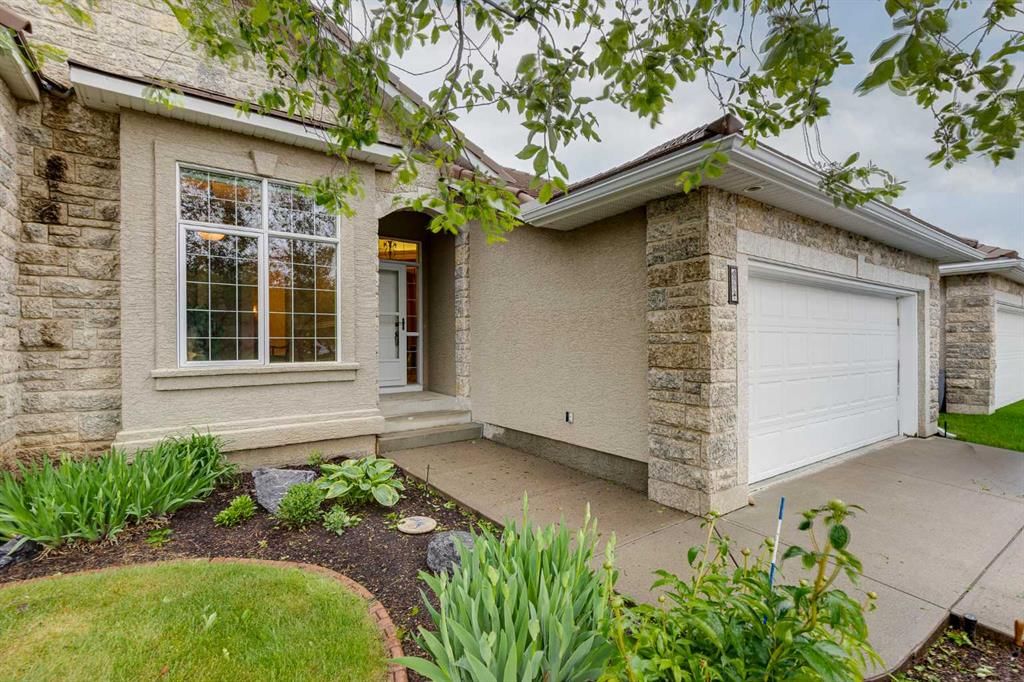 4592 Hamptons Way NW, Calgary — photo 2 of 49