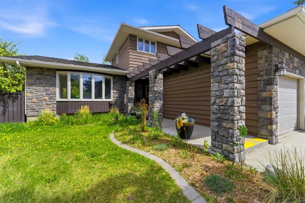 36 Varsity Estates Court NW, Calgary — photo 3 of 50