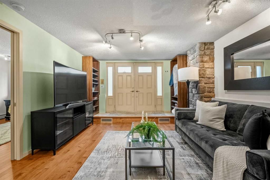 101, 1311 15 Avenue SW, Calgary — photo 4 of 50