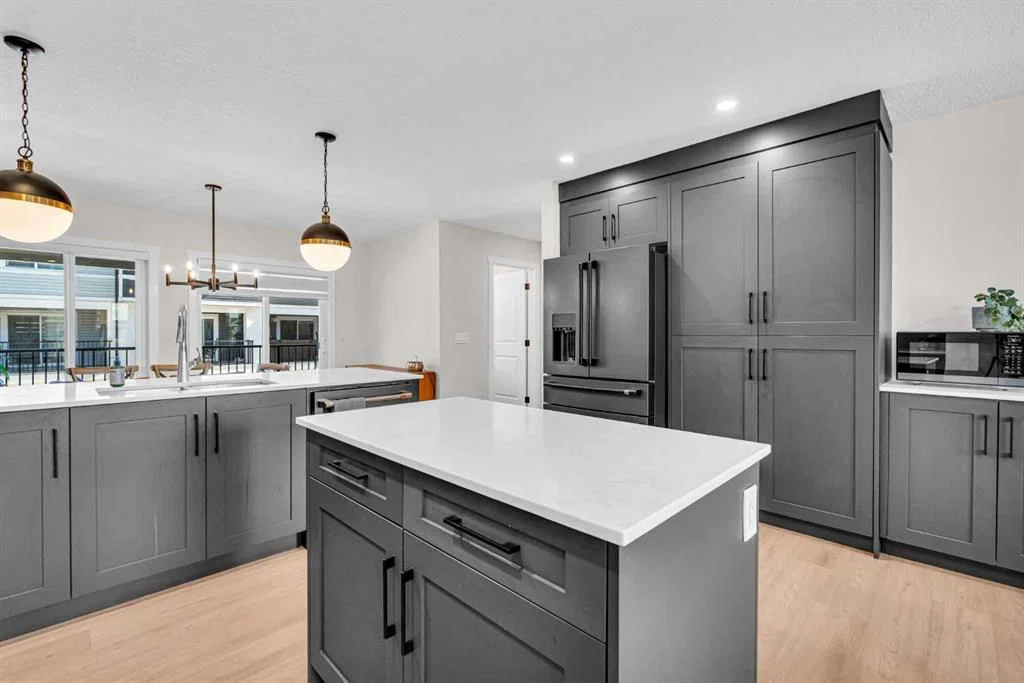 182 Belmont Street SW, Calgary — photo 2 of 32