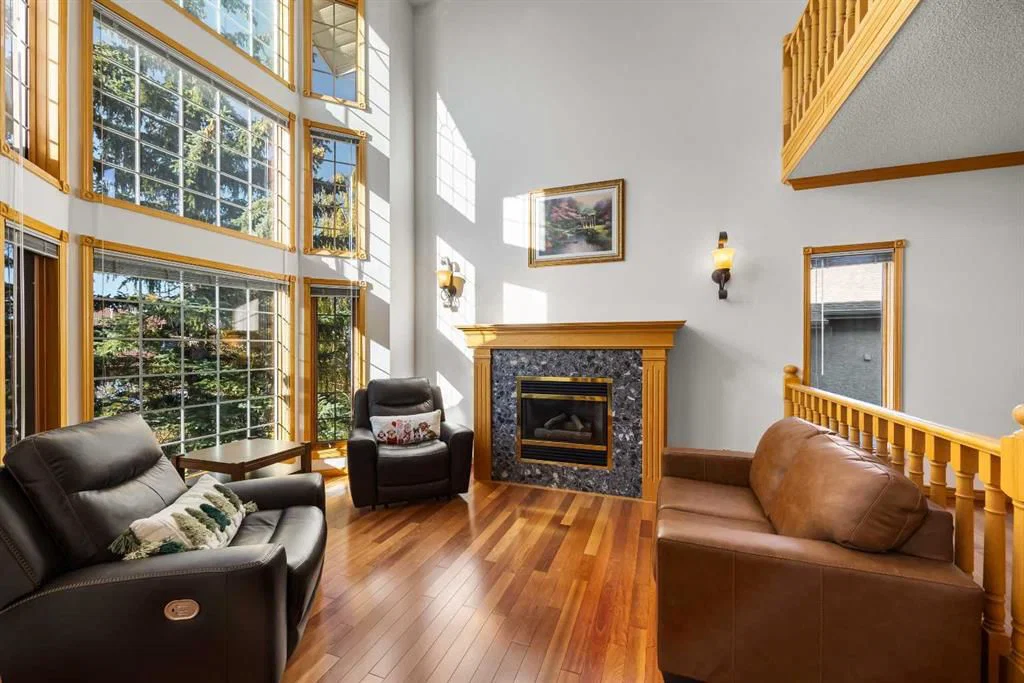 52 Edgeview Road NW, Calgary — photo 4 of 49