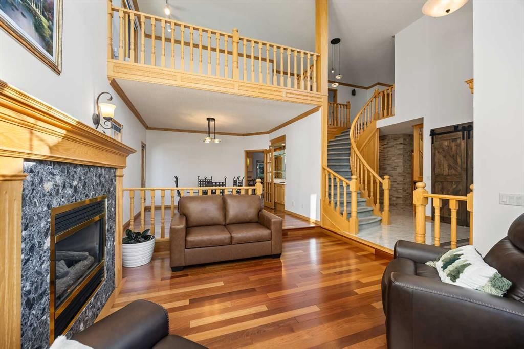 52 Edgeview Road NW, Calgary — photo 5 of 49