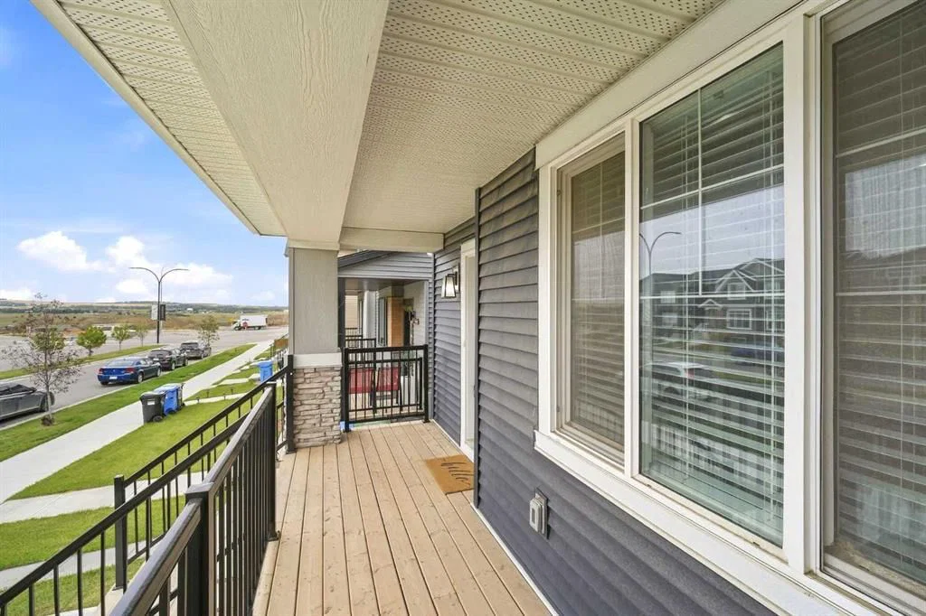 107 Aquila Drive NW, Calgary — photo 2 of 40
