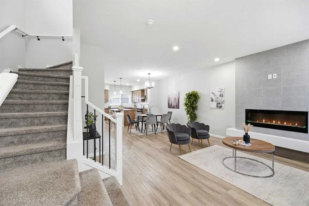 107 Aquila Drive NW, Calgary — photo 4 of 40