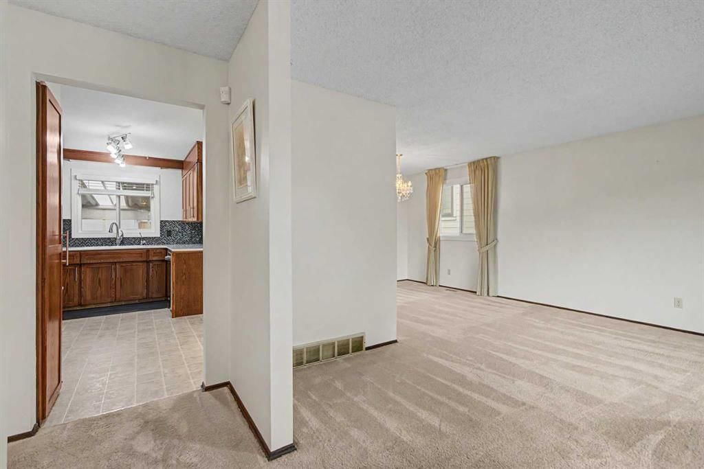 163 Lake Sylvan Close SE, Calgary — photo 2 of 36