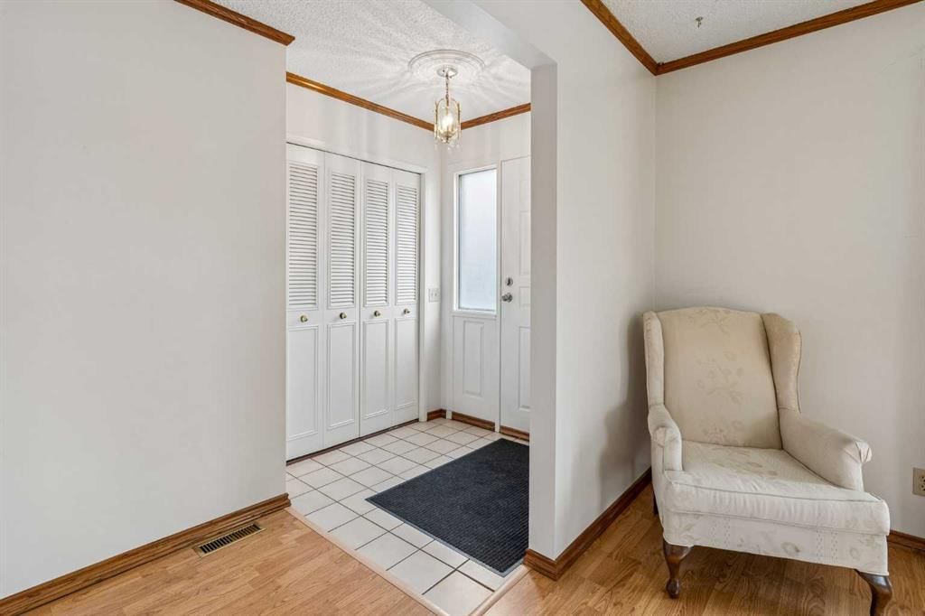 120 Huntington Green NE, Calgary — photo 3 of 36