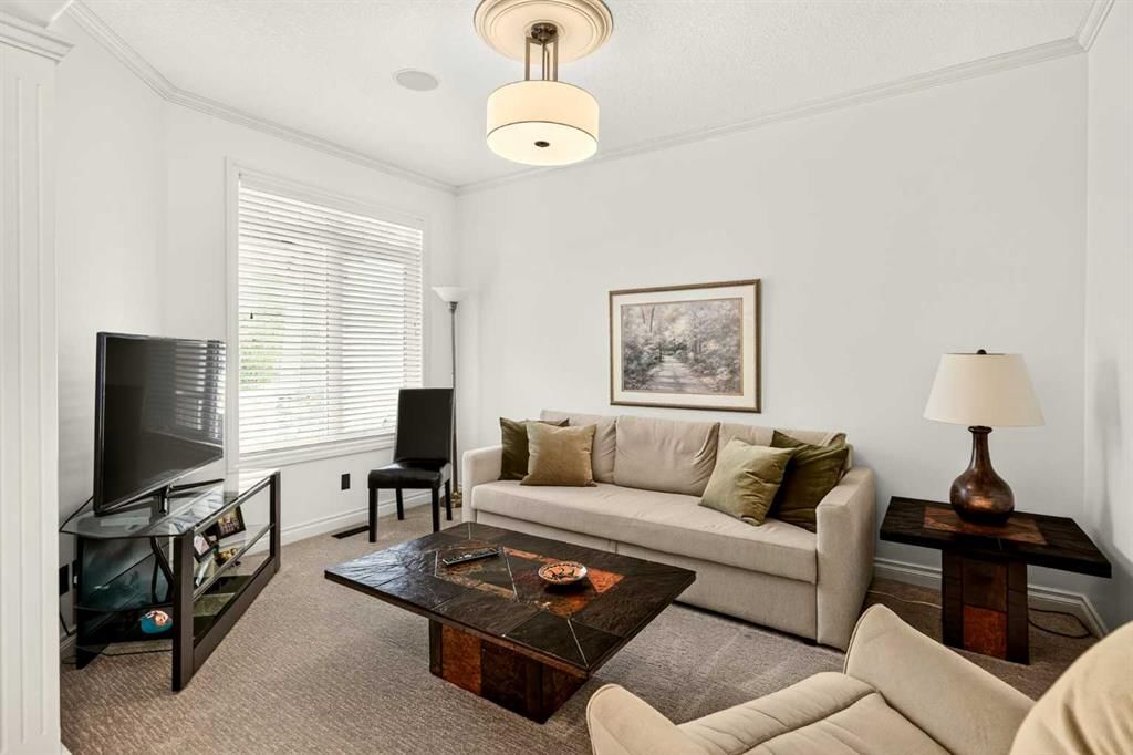 36 Discovery Woods Villas SW, Calgary — photo 3 of 48