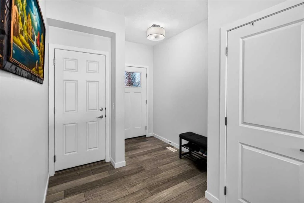 215 Mallard Grove SE, Calgary — photo 3 of 42