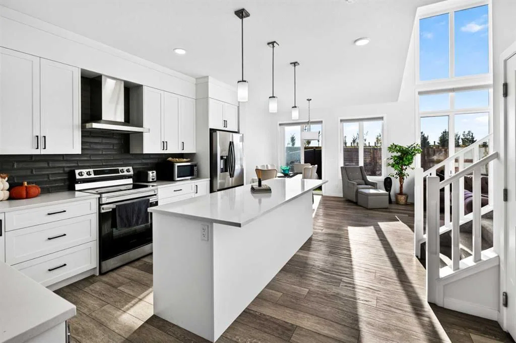 215 Mallard Grove SE, Calgary — photo 4 of 42