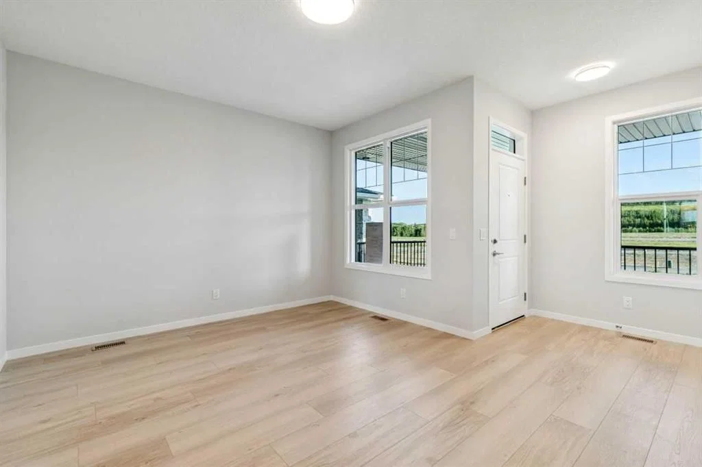 58 Creekview Avenue, Calgary — photo 3 of 20