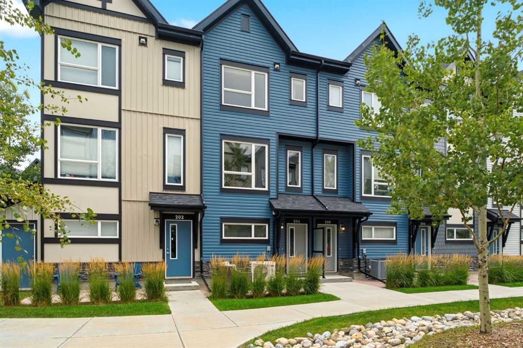 204, 15 Evanscrest Park NW, Calgary — main listing photo