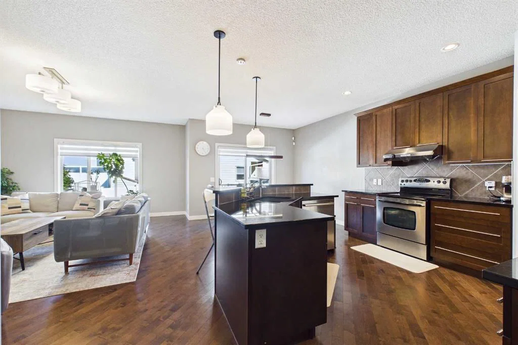 163 Panamount Circle NW, Calgary — photo 2 of 38