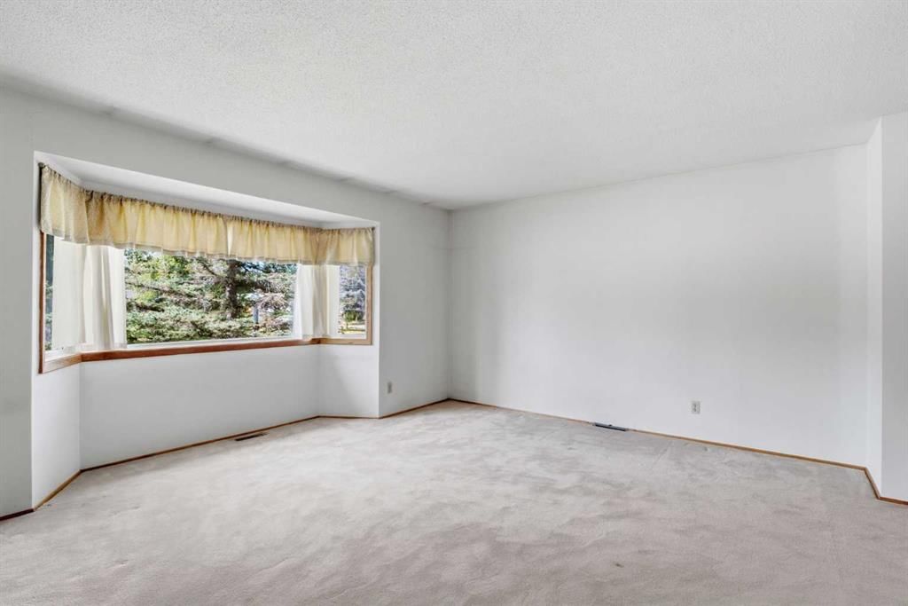 3540 Bulyea Crescent NW, Calgary — photo 5 of 24