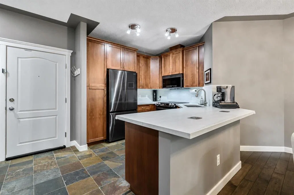 233, 20 Discovery Ridge Close SW, Calgary — photo 2 of 45
