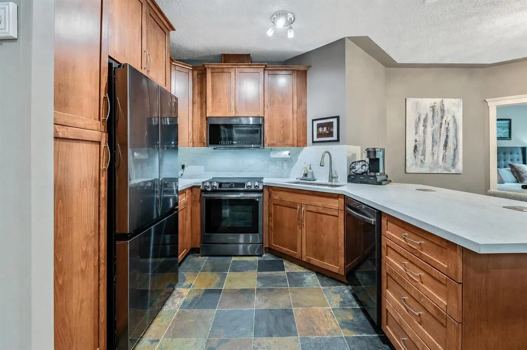 233, 20 Discovery Ridge Close SW, Calgary — photo 4 of 45