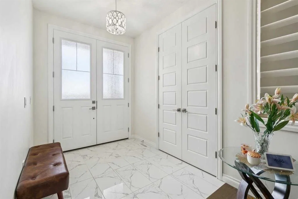 375 Corner Meadows Avenue NE, Calgary — photo 4 of 50