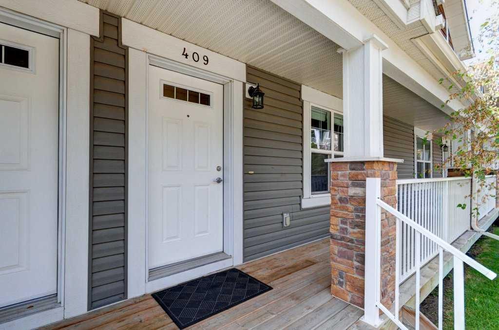 409 Cranberry Park SE, Calgary — photo 2 of 42