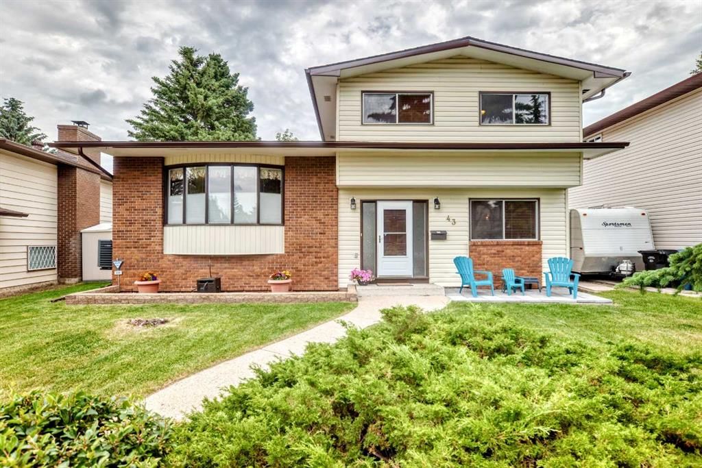 43 Brabourne Mews SW, Calgary — main listing photo