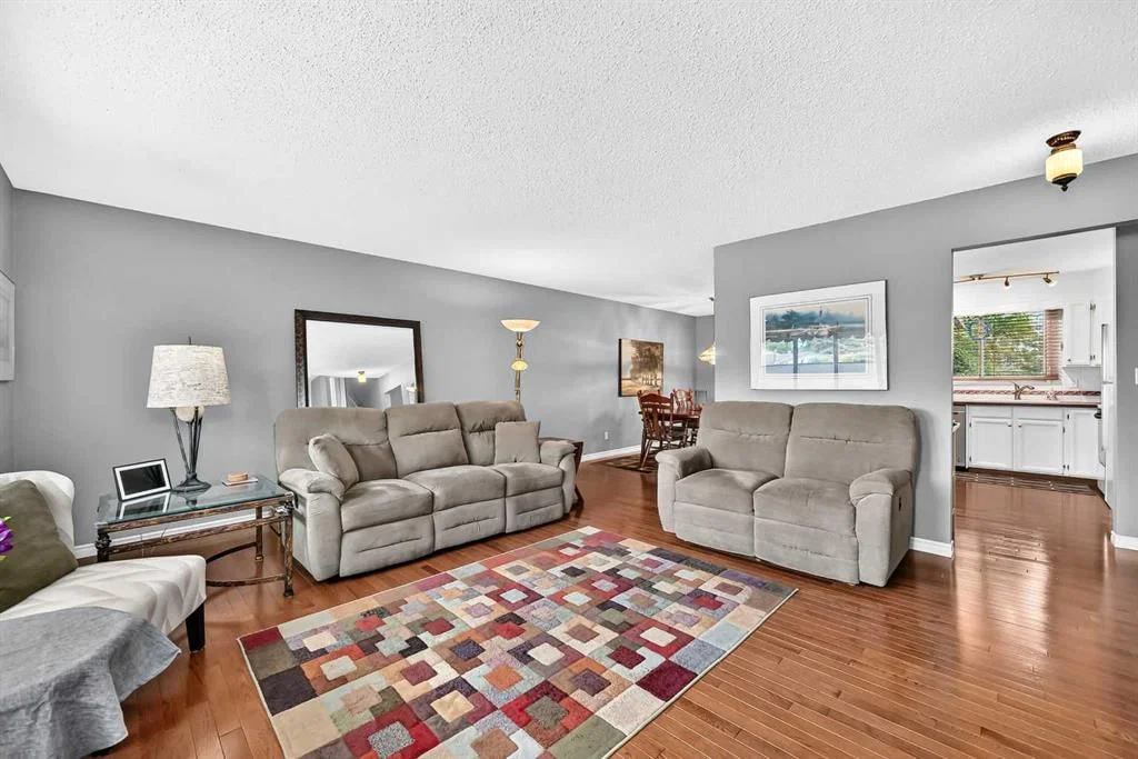 43 Brabourne Mews SW, Calgary — photo 3 of 49