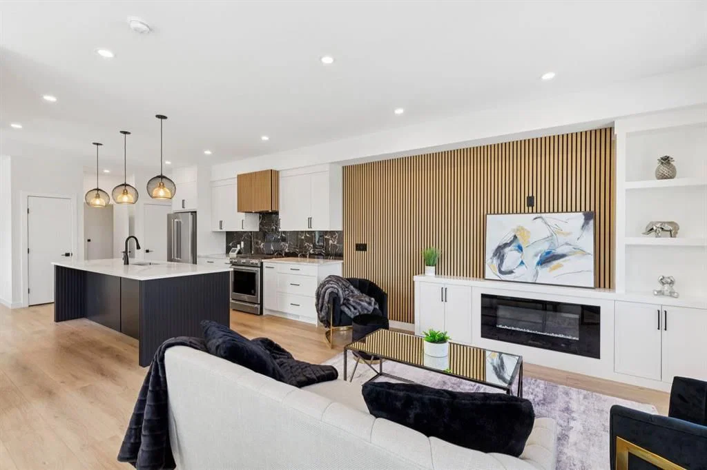 2402 Westmount Road NW, Calgary — main listing photo