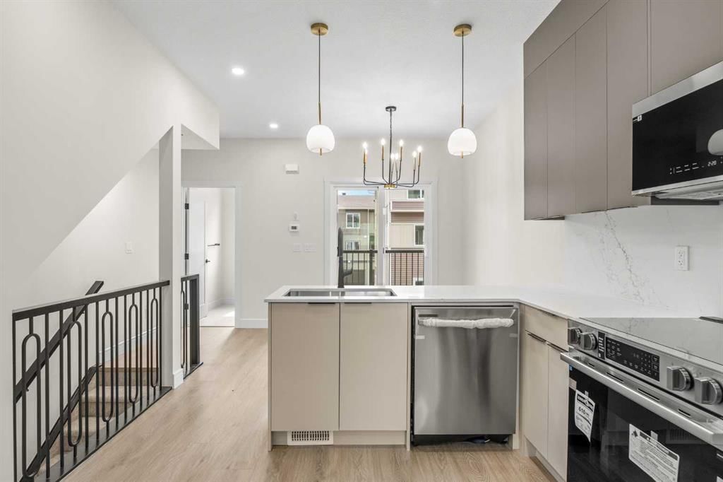 301, 67 Panatella Square NW, Calgary — photo 4 of 40