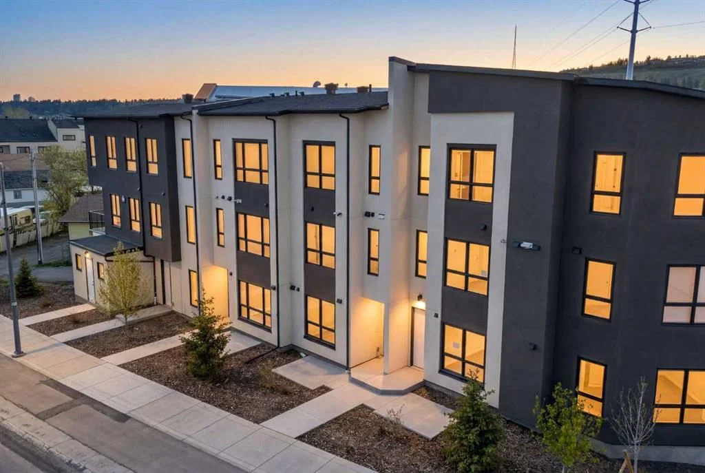 4907 Bowness Road NW, Calgary — main listing photo