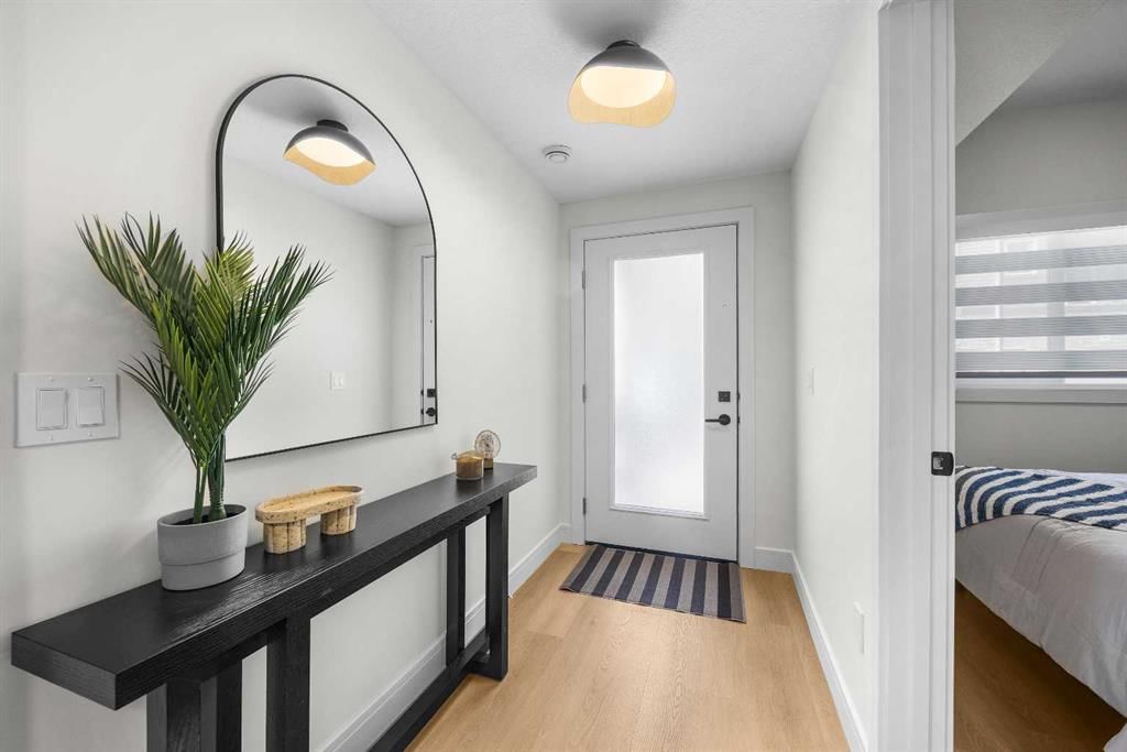 305, 67 Panatella Square NW, Calgary — photo 3 of 32
