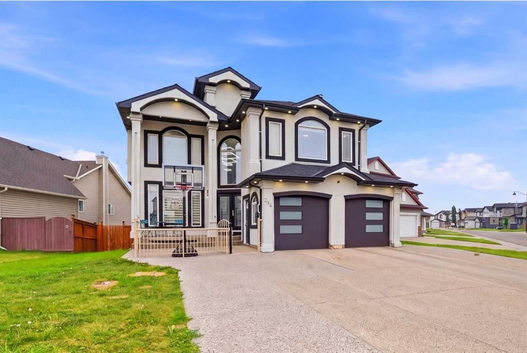 344 Taracove Estate Drive NE, Calgary — photo 2 of 50