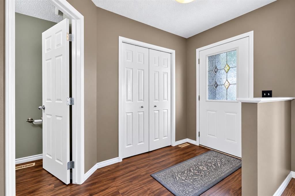 11 Saddlebrook Mews NE, Calgary — photo 3 of 42